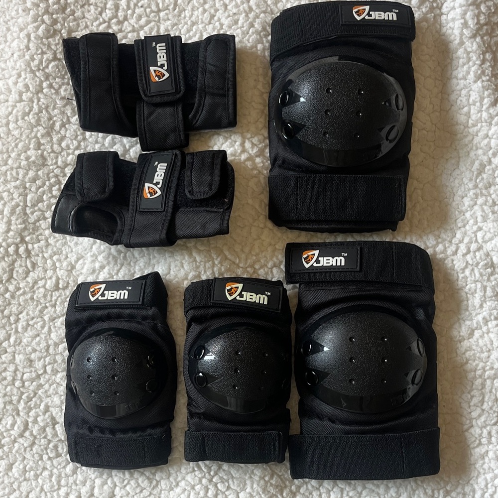 JBM Black Protective Knee, Elbow, Wrist Pads - set